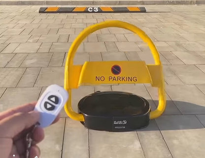 Electronic parking barrier operated with a remote control